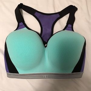 VS Sports Bra 32DDD